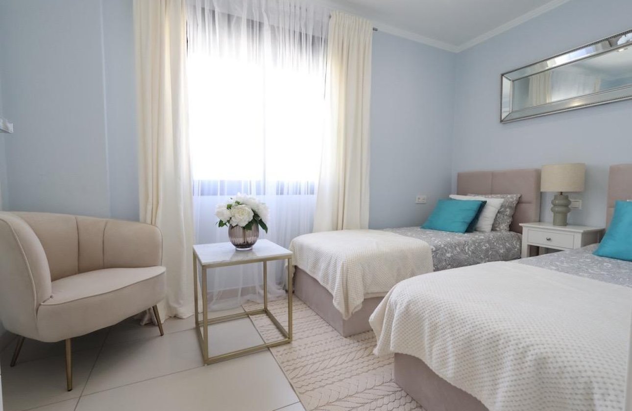 Resale - Dúplex -
Orihuela Costa - Costa Blanca