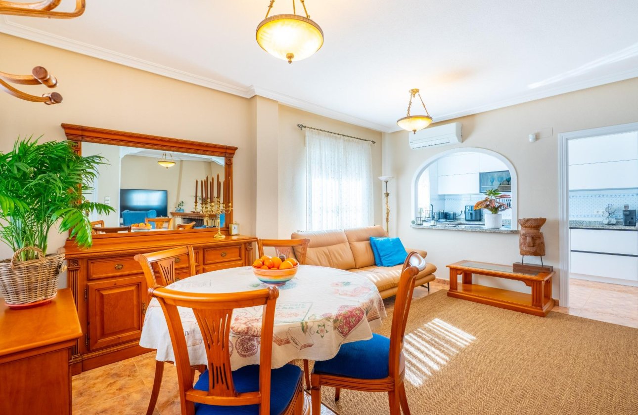 Resale - Dúplex -
Orihuela Costa - La Regia