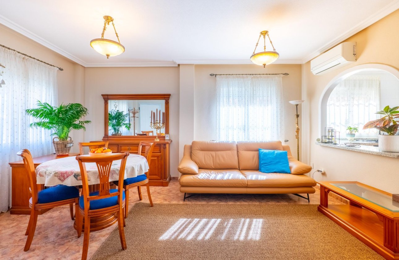 Resale - Dúplex -
Orihuela Costa - La Regia