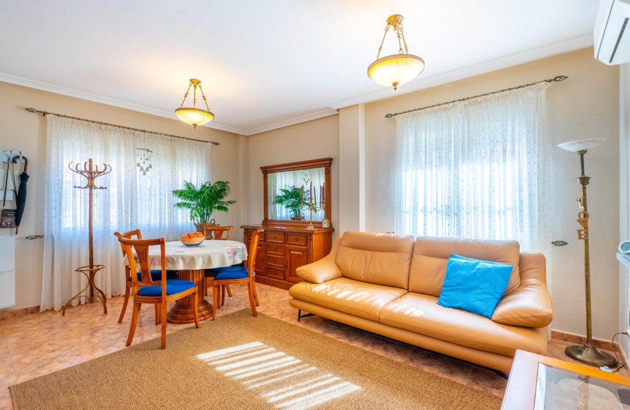 Resale - Dúplex -
Orihuela Costa - La Regia