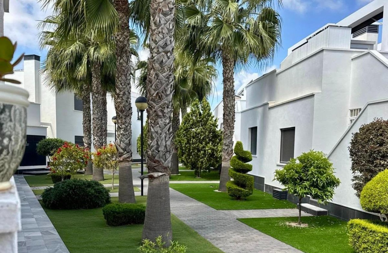 Resale - Dúplex -
Orihuela Costa - Lomas de Cabo Roig