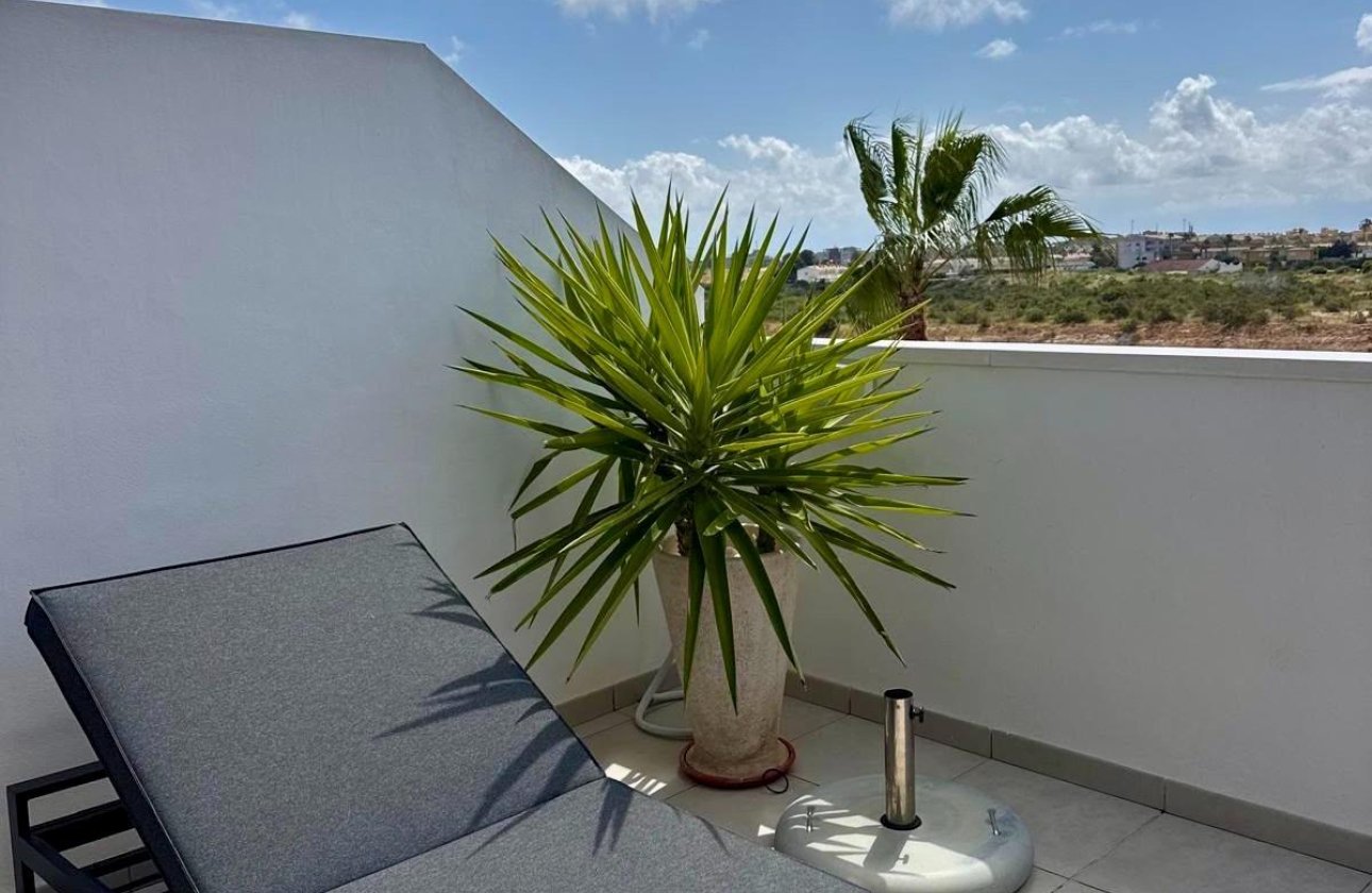 Resale - Dúplex -
Orihuela Costa - Lomas de Cabo Roig