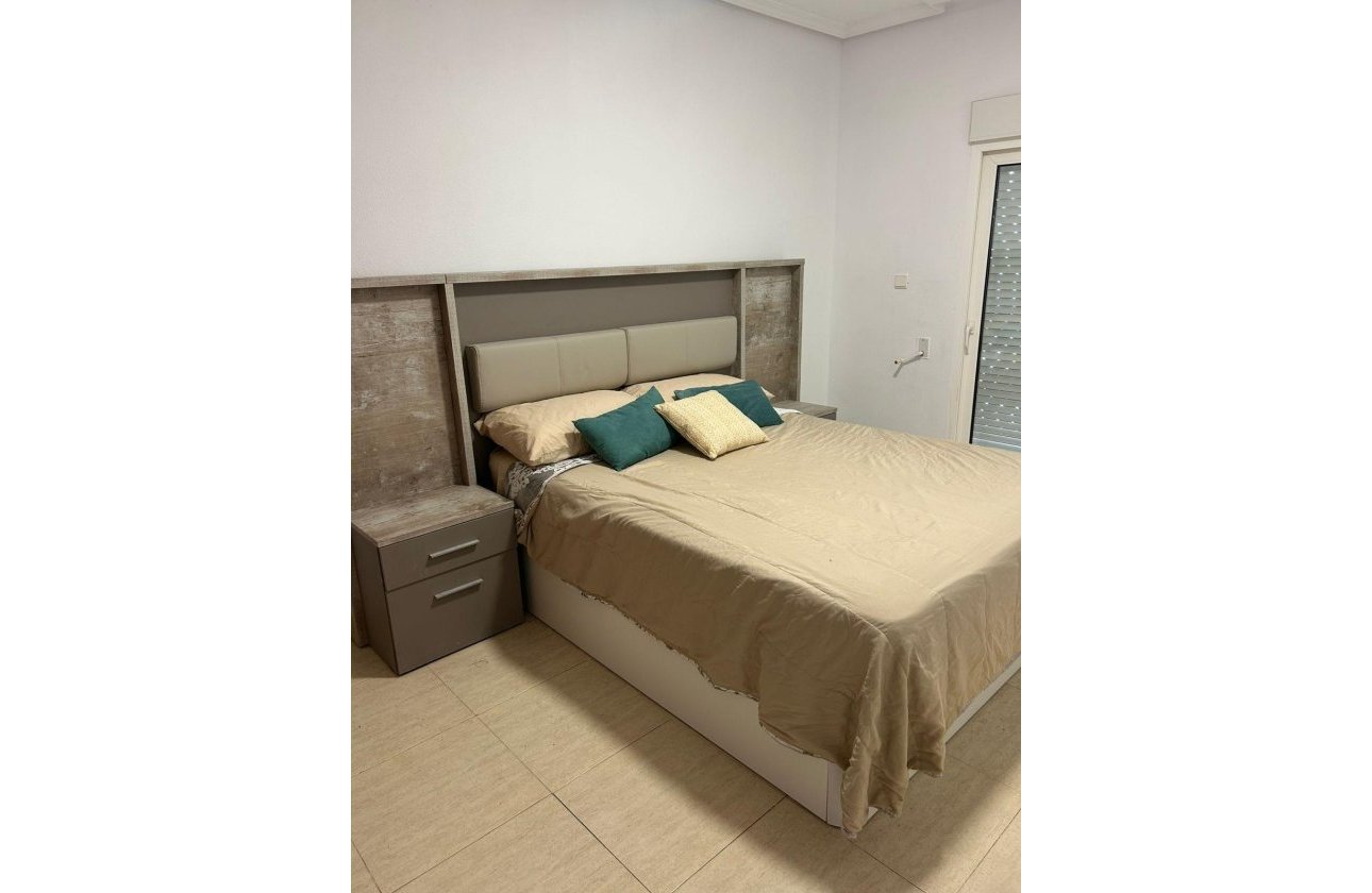 Resale - Dúplex -
Orihuela Costa - Los Almendros-la Florida