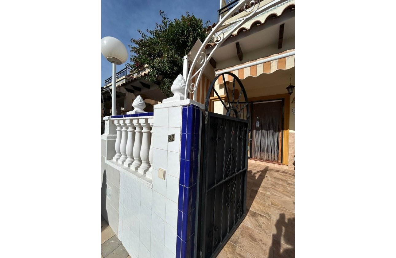 Resale - Dúplex -
Orihuela Costa - Punta Prima