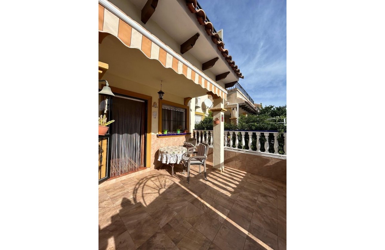 Resale - Dúplex -
Orihuela Costa - Punta Prima