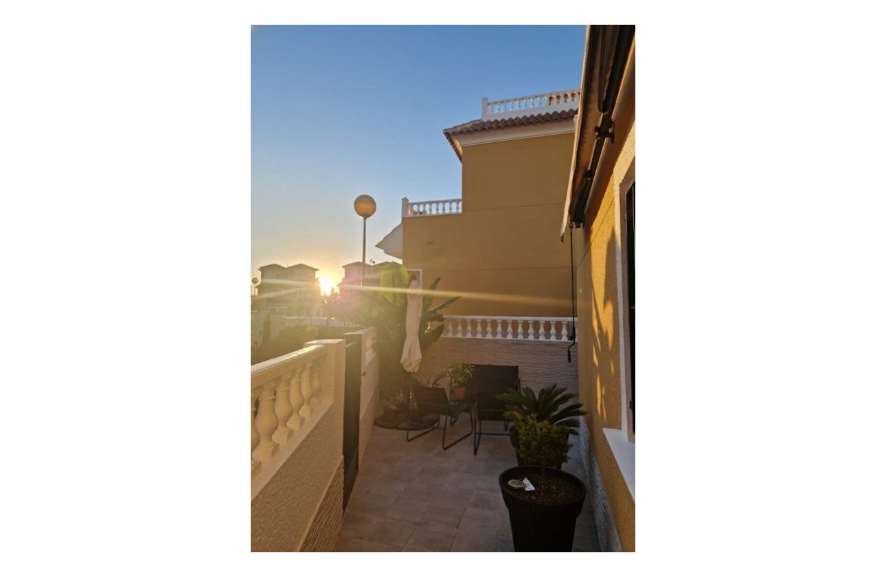 Resale - Dúplex -
Playa Flamenca - Costa Blanca