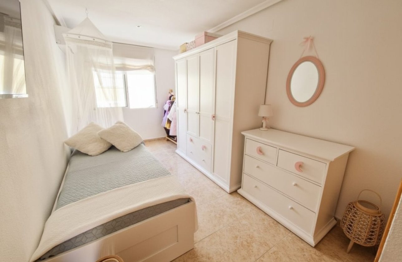 Resale - Dúplex -
Playa Flamenca - Costa Blanca