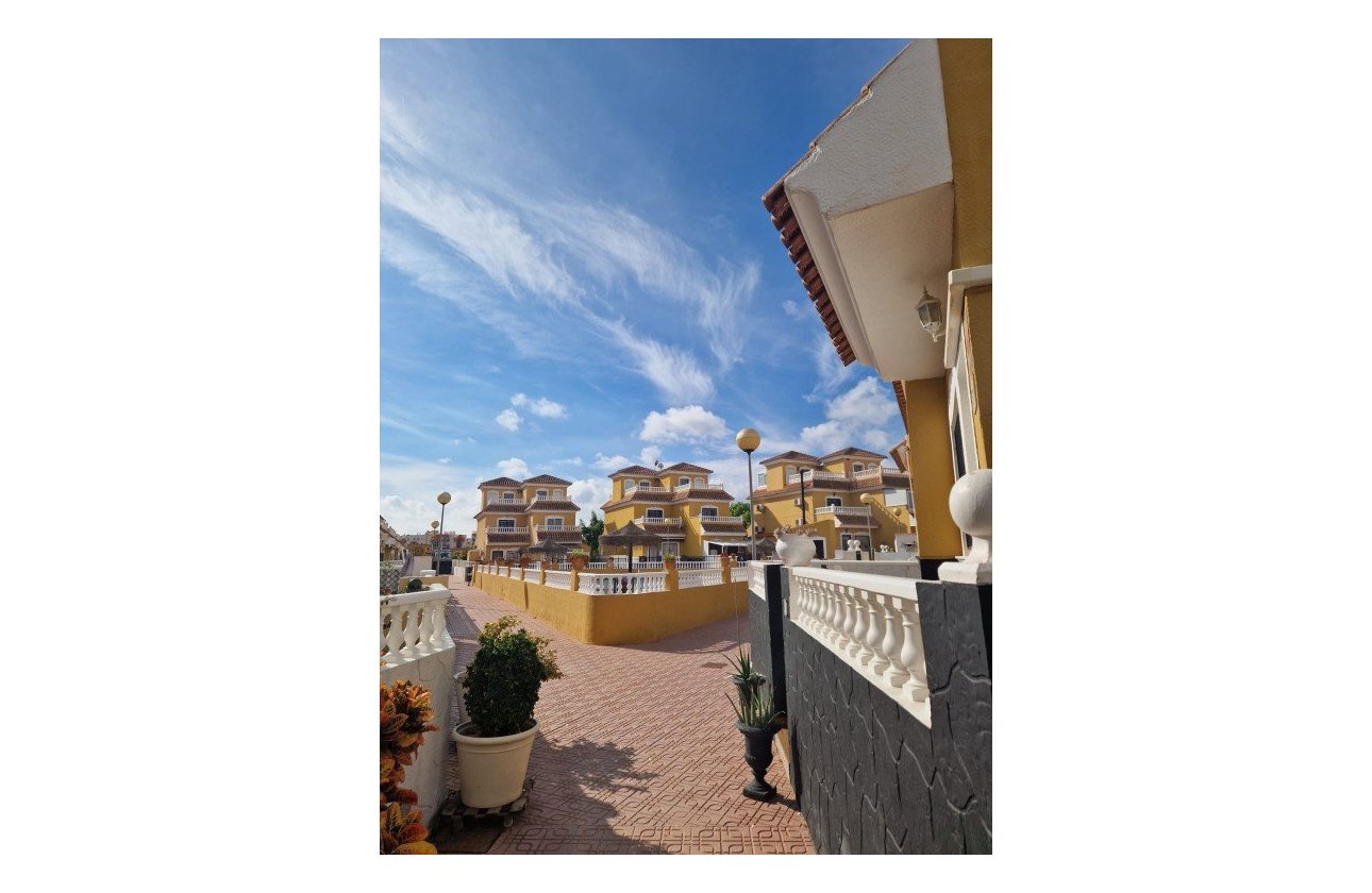 Resale - Dúplex -
Playa Flamenca - Costa Blanca