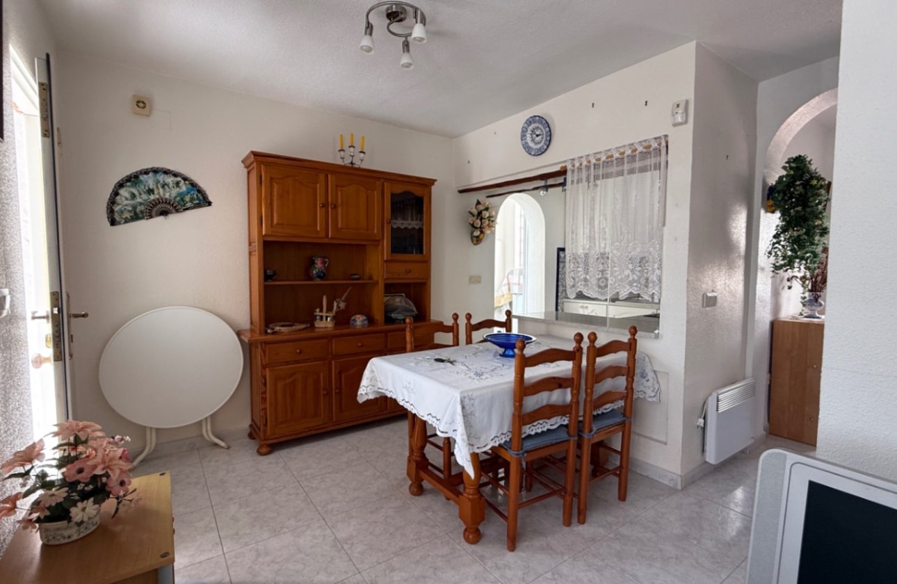 Resale - Dúplex -
San Miguel de Salinas - Inland