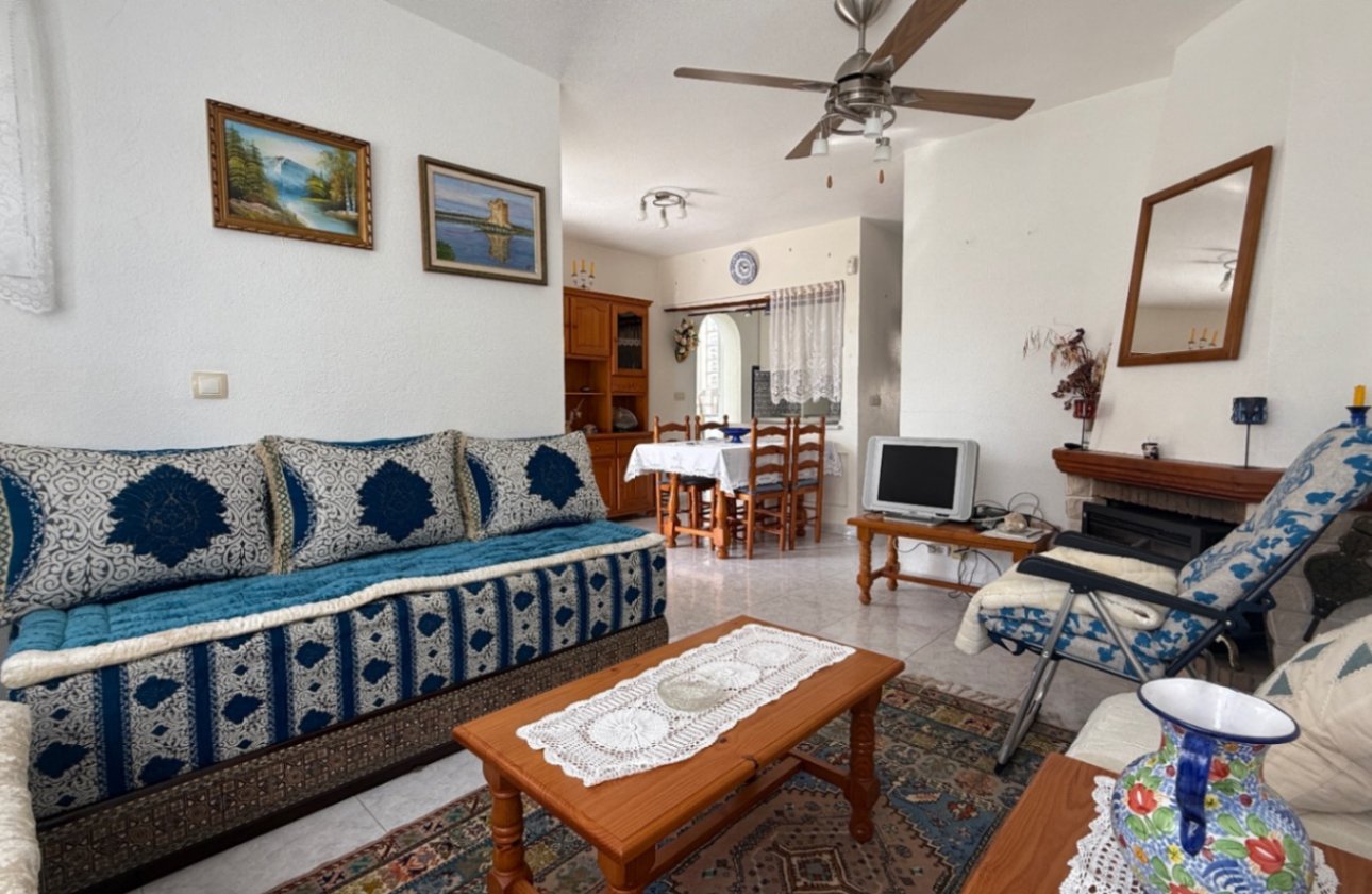 Resale - Dúplex -
San Miguel de Salinas - Inland