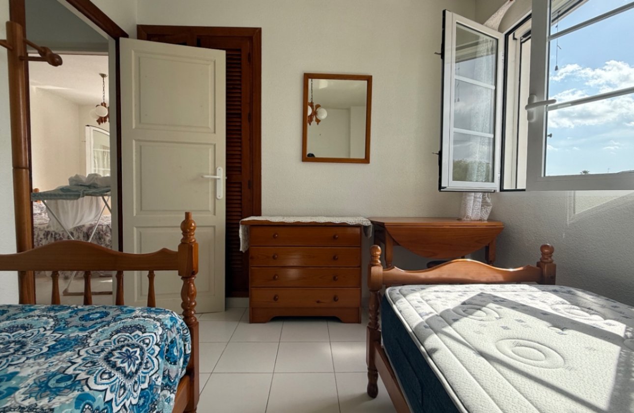 Resale - Dúplex -
San Miguel de Salinas - Inland