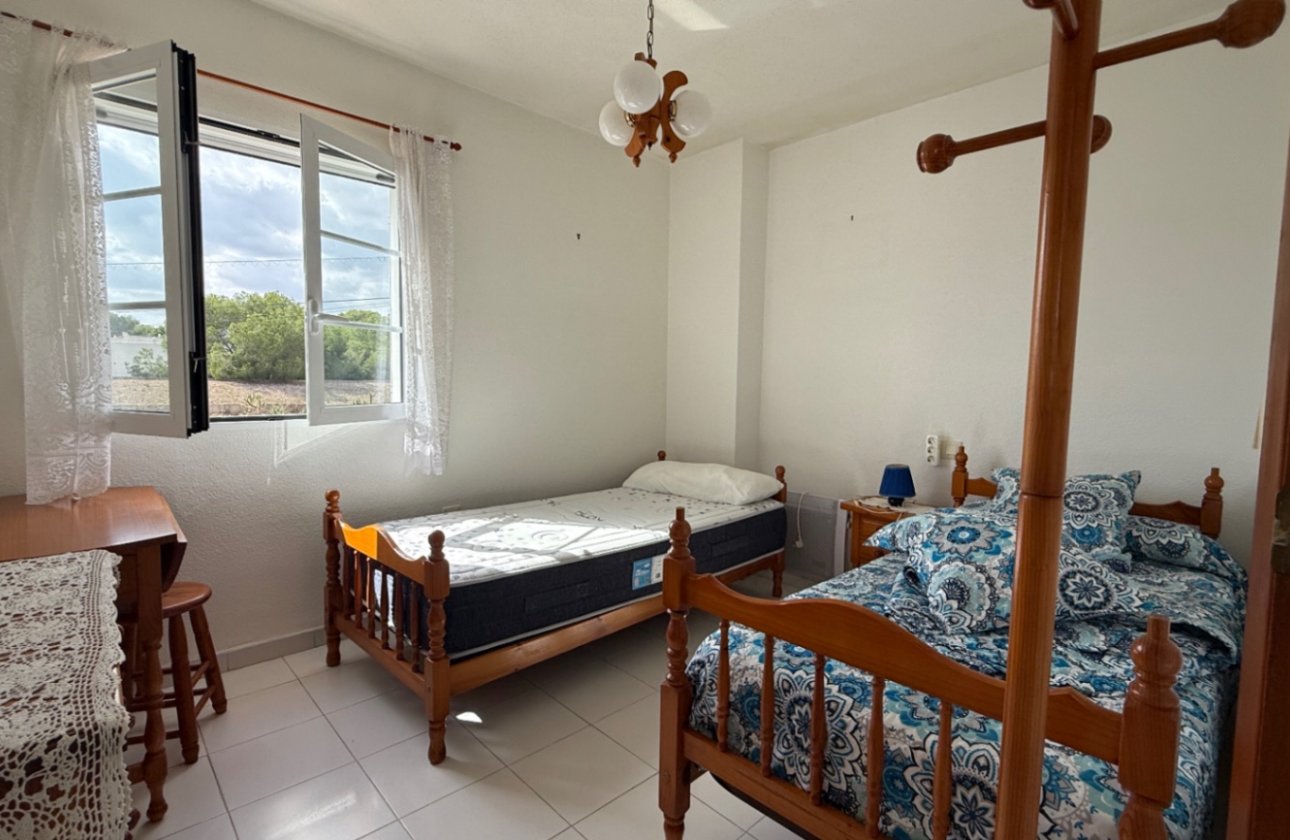 Resale - Dúplex -
San Miguel de Salinas - Inland