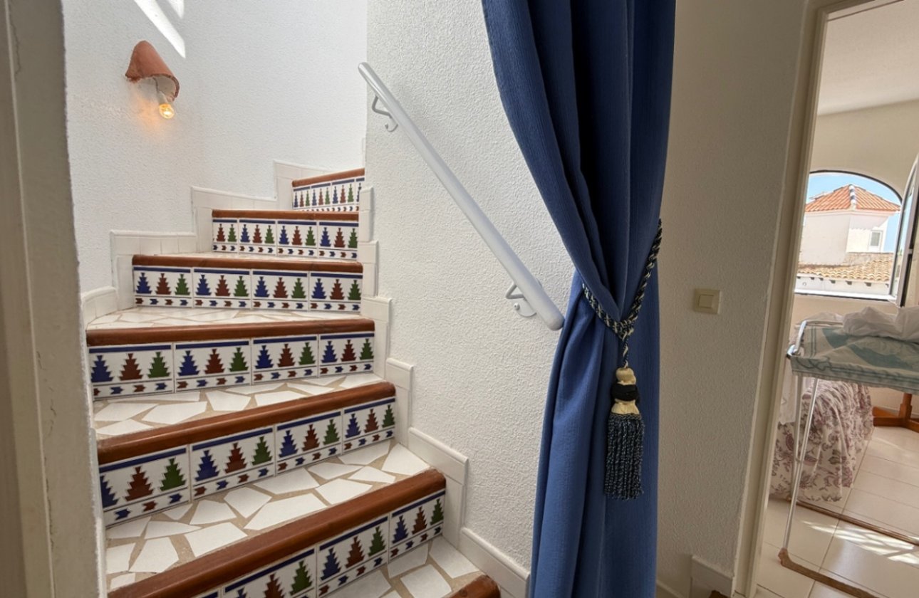 Resale - Dúplex -
San Miguel de Salinas - Inland