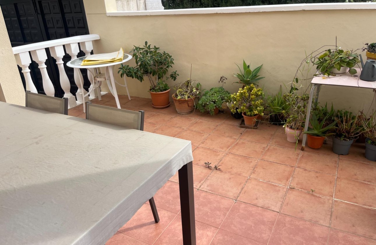 Resale - Dúplex -
San Miguel de Salinas - Las Filipinas