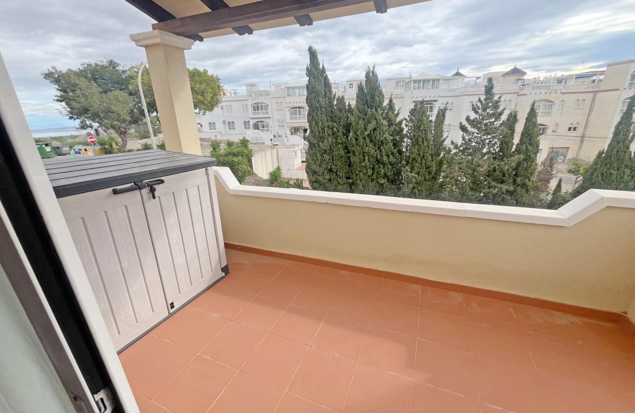 Resale - Dúplex -
San Miguel de Salinas - Las Filipinas