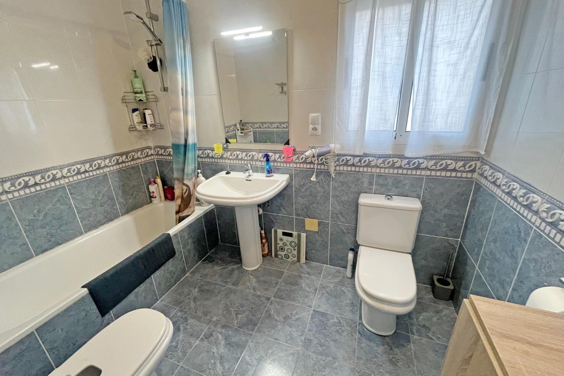 Resale - Dúplex -
San Miguel de Salinas - Las Filipinas