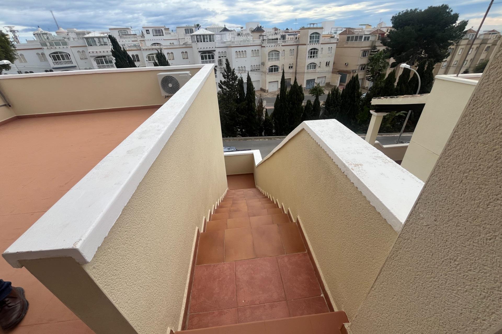 Resale - Dúplex -
San Miguel de Salinas - Las Filipinas