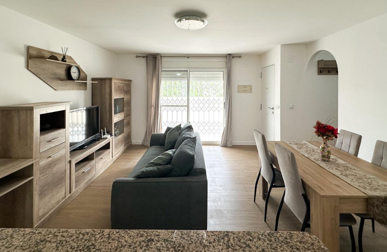 Resale - Dúplex -
San Miguel de Salinas - Las Filipinas