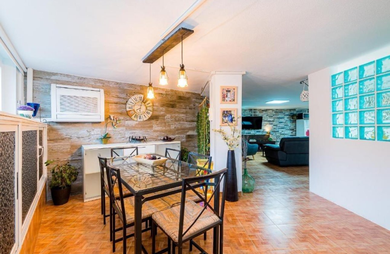 Resale - Dúplex -
Torrevieja - Acequion