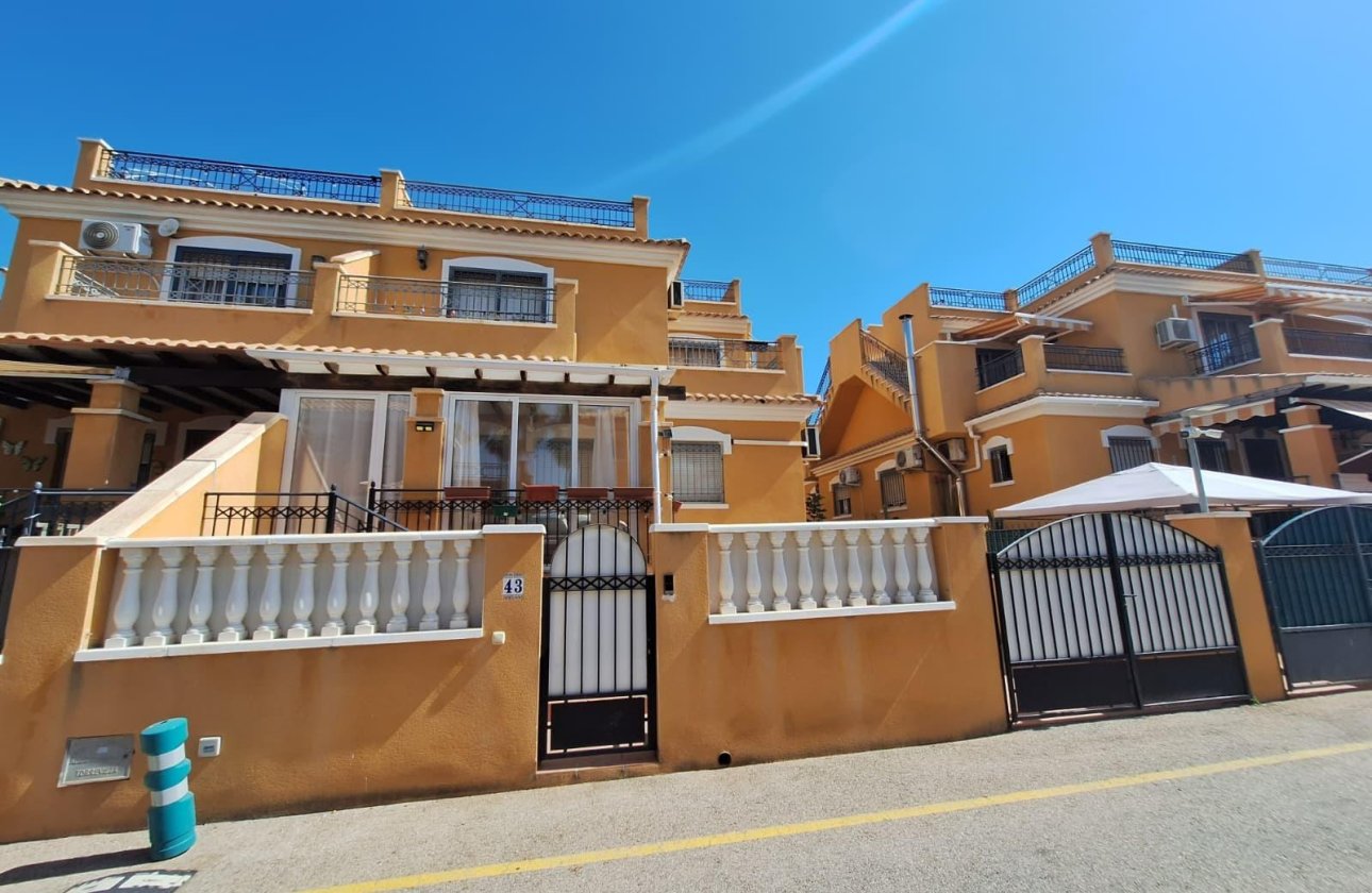 Resale - Dúplex -
Torrevieja - Aguas Nuevas
