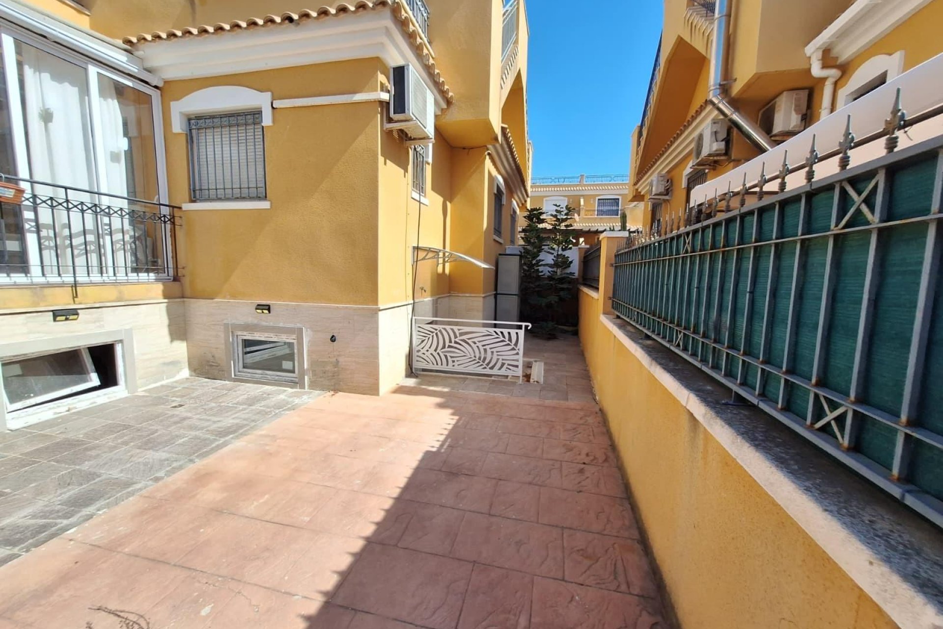 Resale - Dúplex -
Torrevieja - Aguas Nuevas
