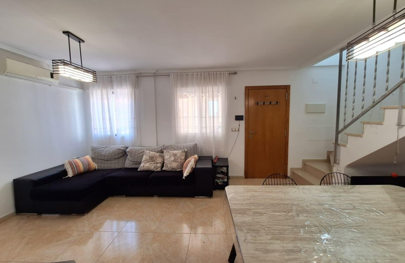 Resale - Dúplex -
Torrevieja - Aguas Nuevas