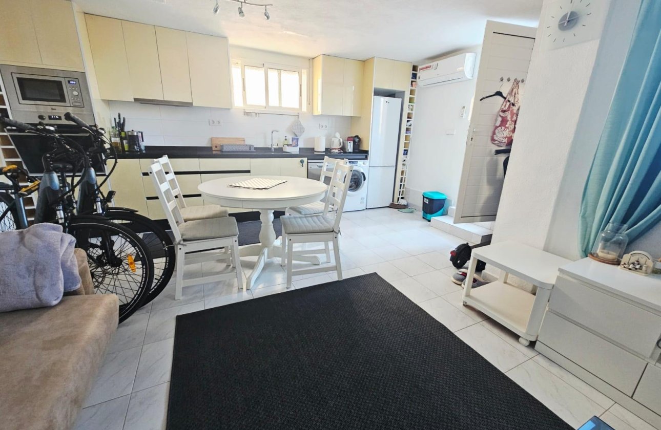 Resale - Dúplex -
Torrevieja - Cabo Cervera