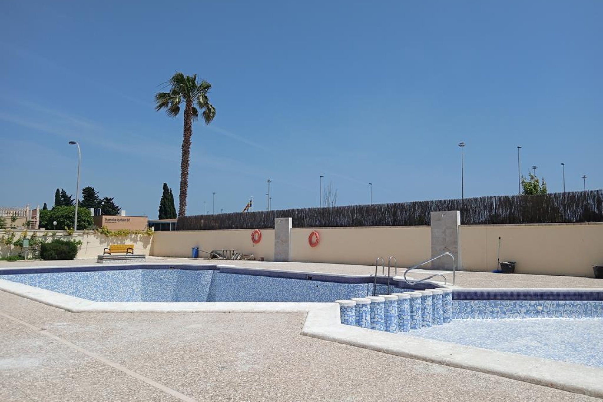 Resale - Dúplex -
Torrevieja - Carrefour