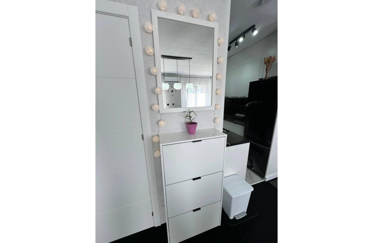 Resale - Dúplex -
Torrevieja - Carrefour