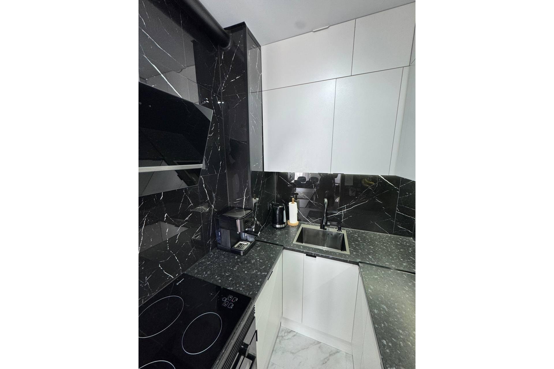 Resale - Dúplex -
Torrevieja - Carrefour