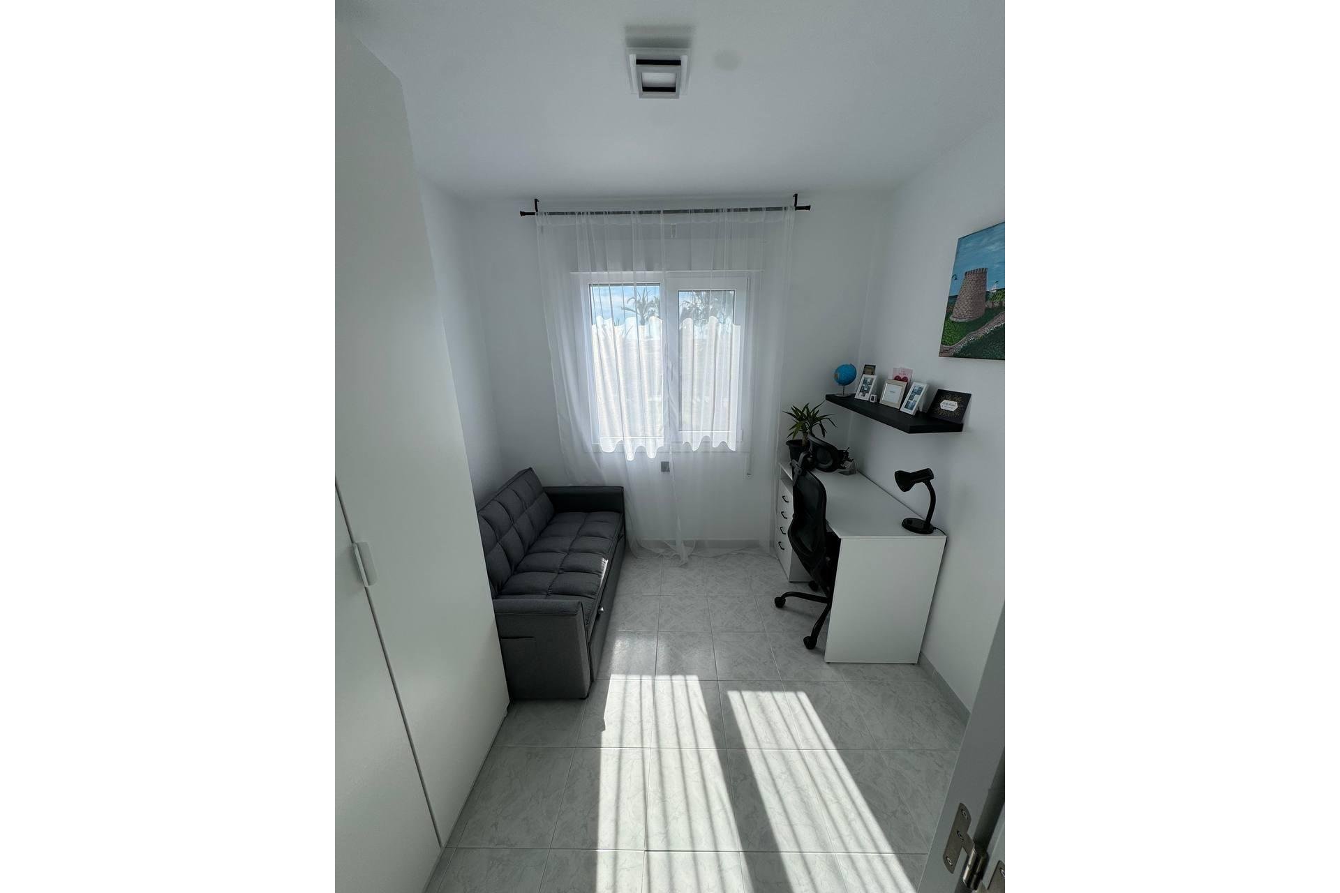 Resale - Dúplex -
Torrevieja - Carrefour