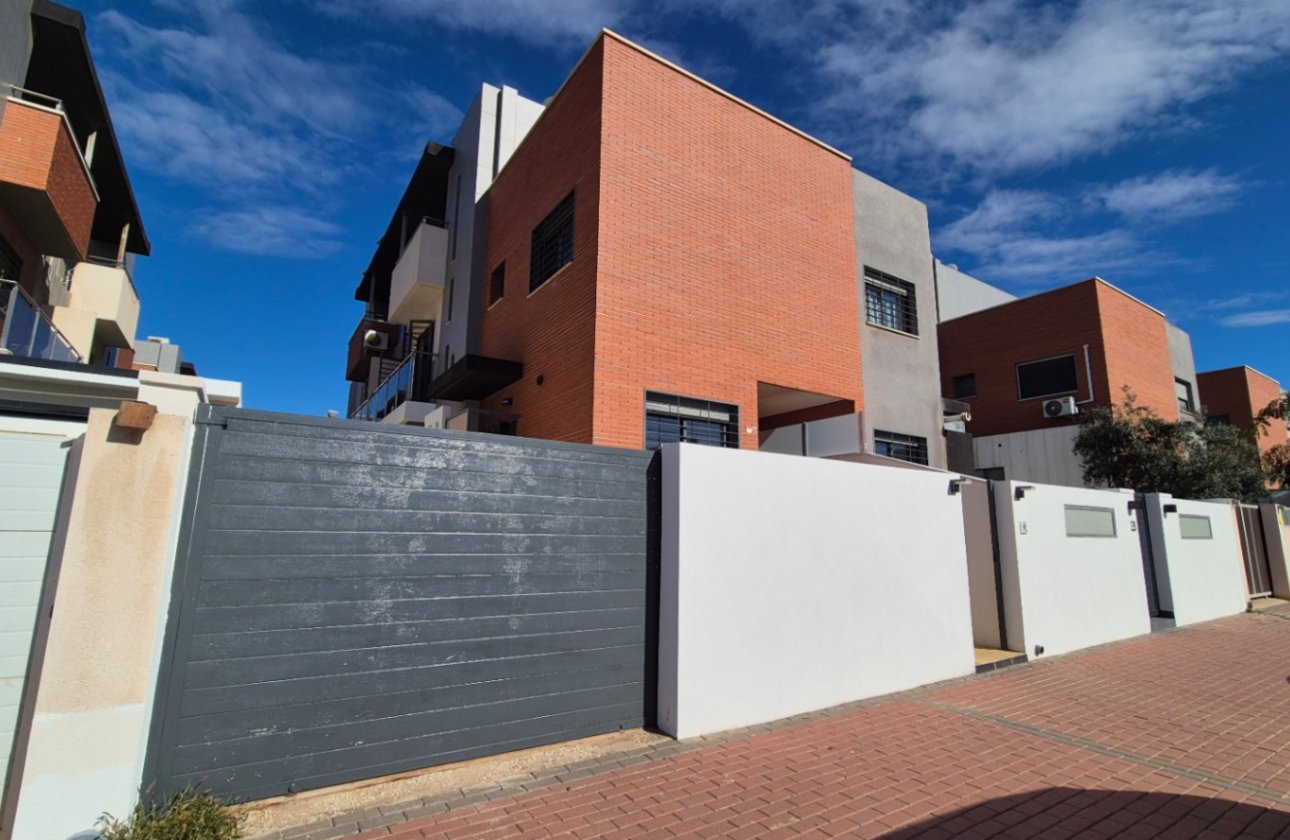 Resale - Dúplex -
Torrevieja - Costa Blanca