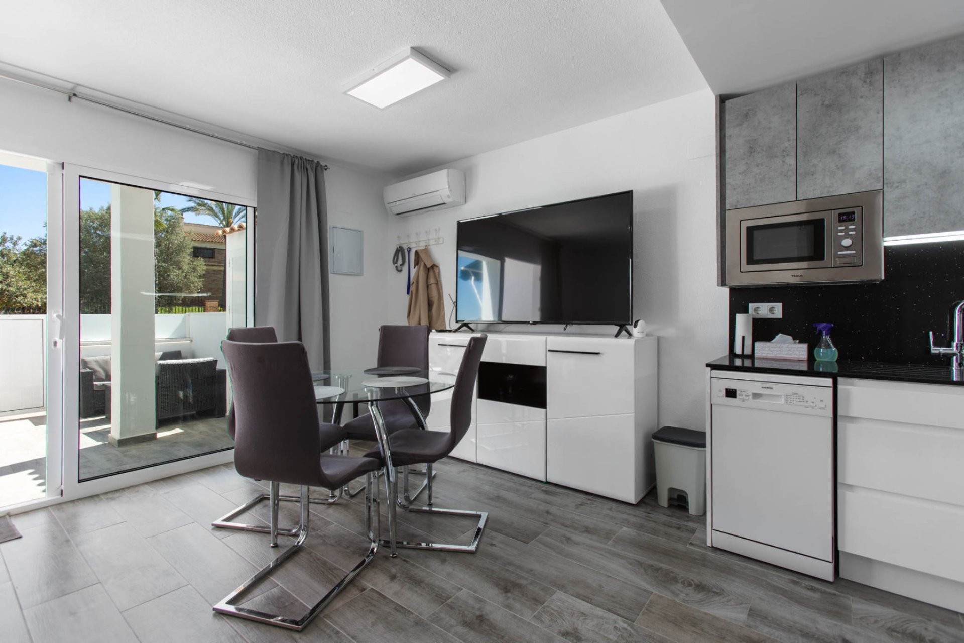 Resale - Dúplex -
Torrevieja - Costa Blanca