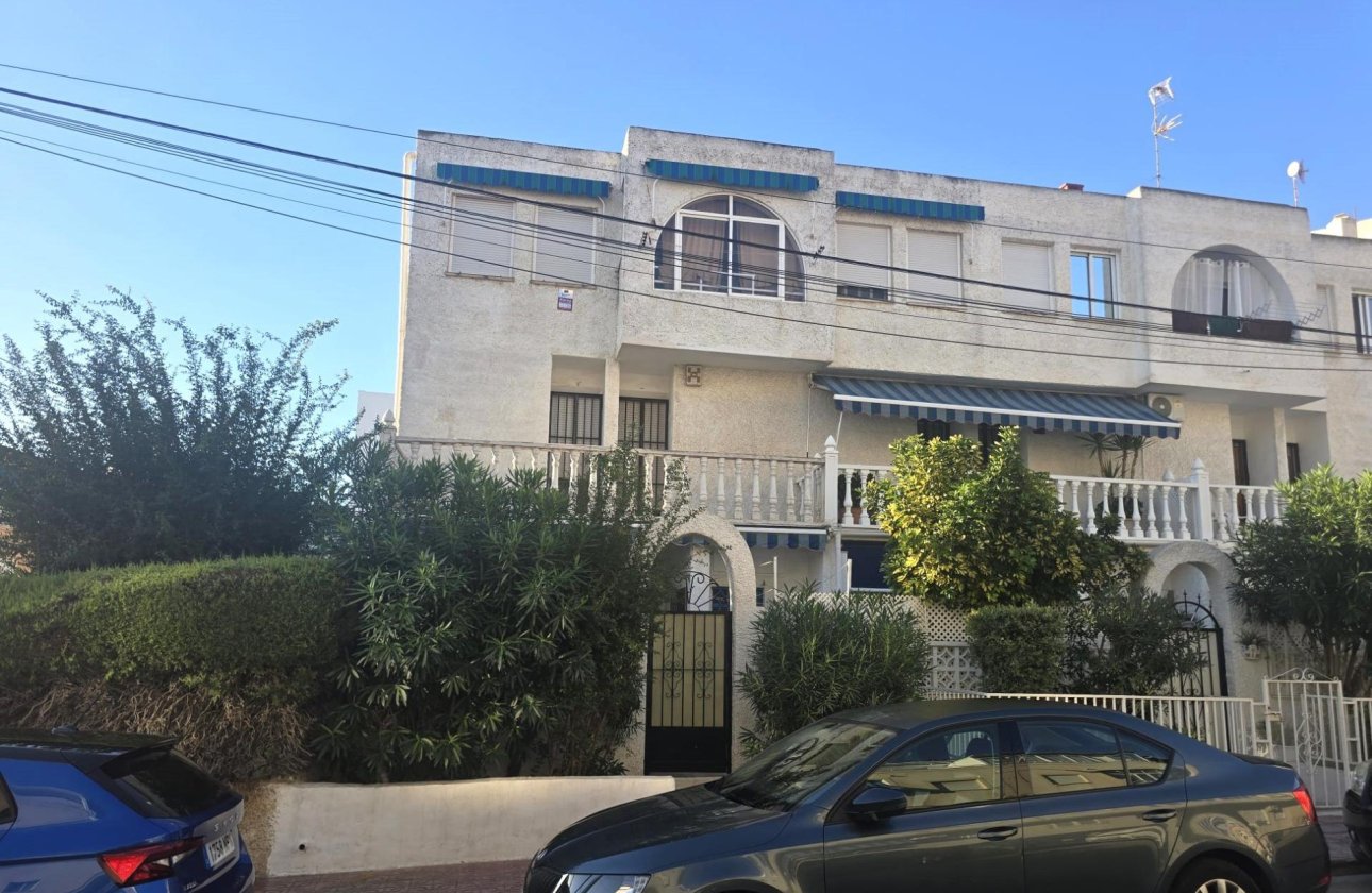 Resale - Dúplex -
Torrevieja - Habaneras