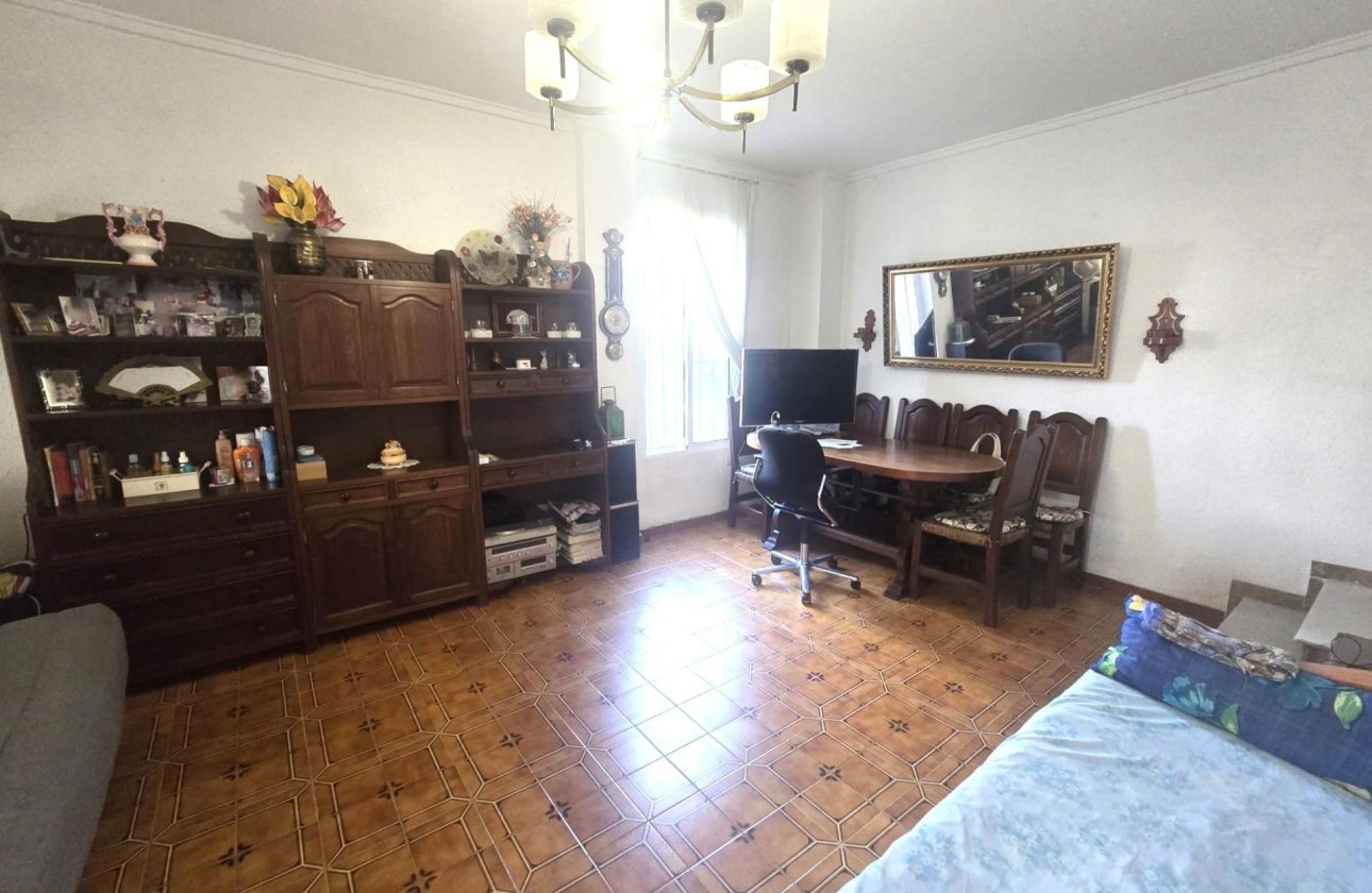 Resale - Dúplex -
Torrevieja - Habaneras