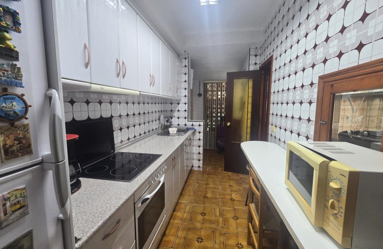 Resale - Dúplex -
Torrevieja - Habaneras