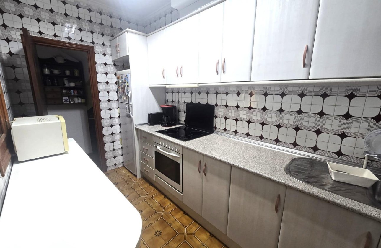 Resale - Dúplex -
Torrevieja - Habaneras