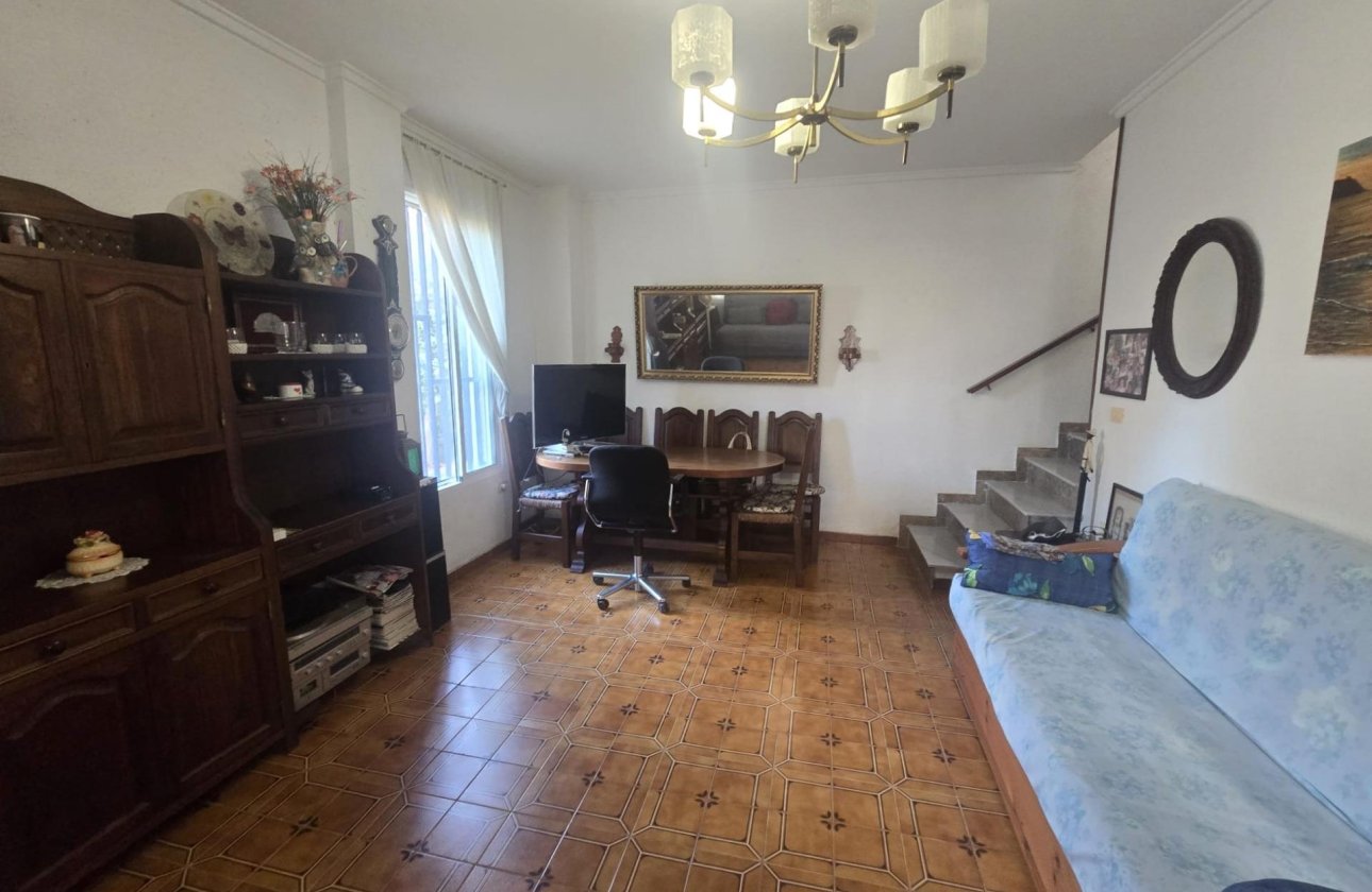 Resale - Dúplex -
Torrevieja - Habaneras