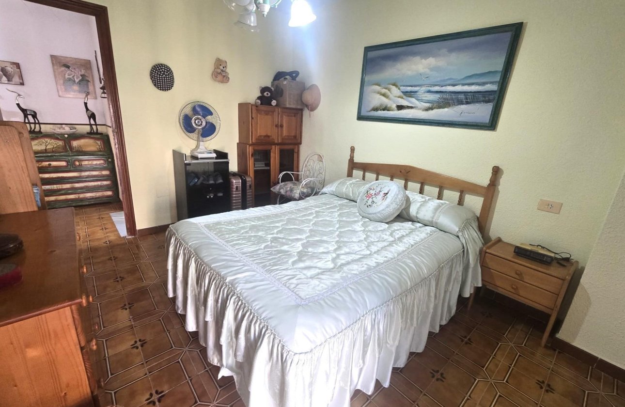 Resale - Dúplex -
Torrevieja - Habaneras