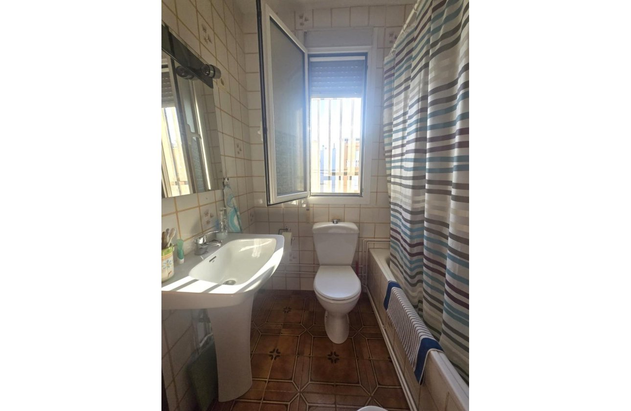 Resale - Dúplex -
Torrevieja - Habaneras