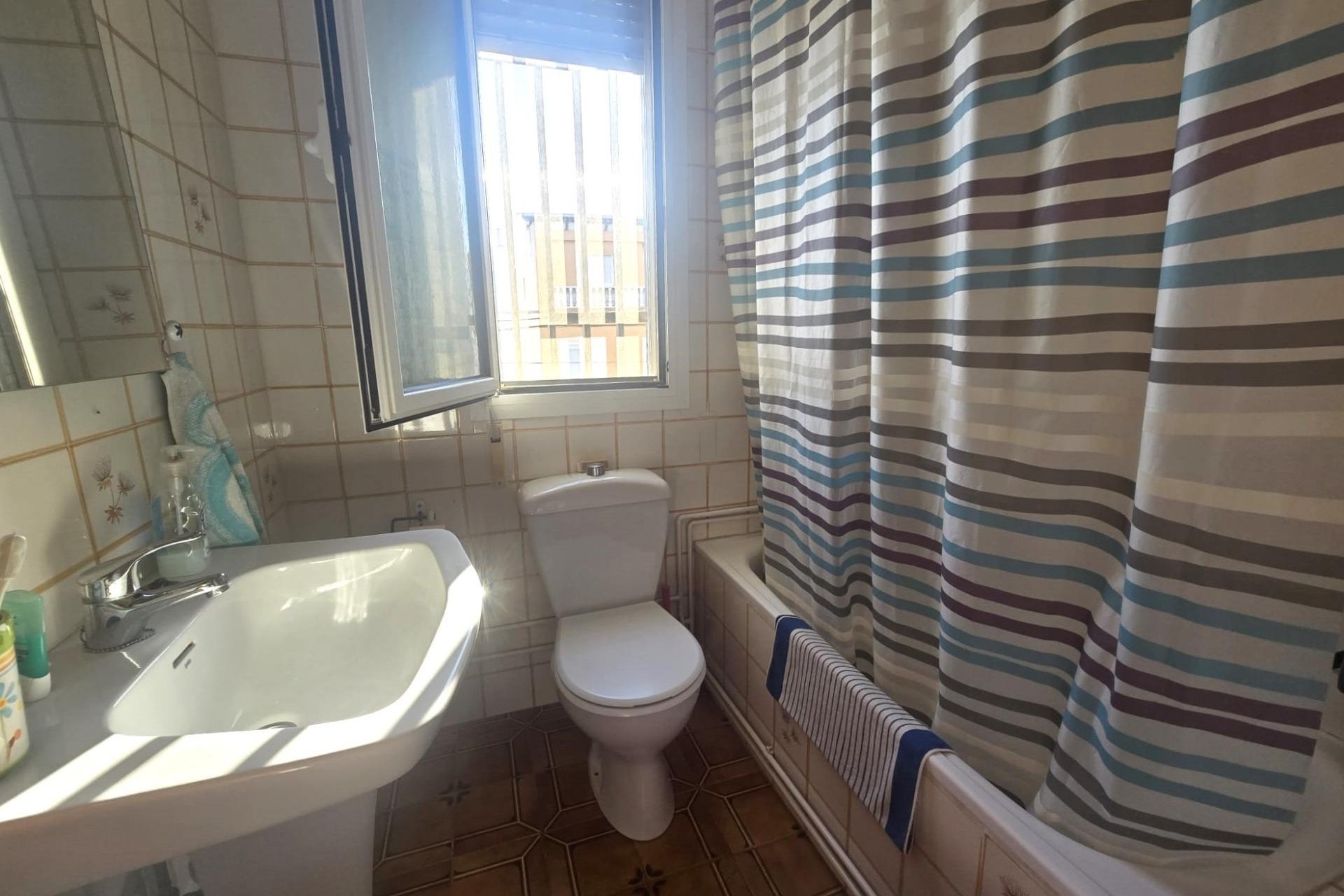 Resale - Dúplex -
Torrevieja - Habaneras