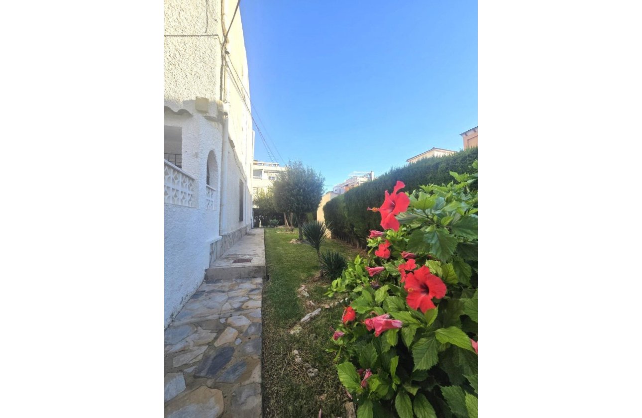 Resale - Dúplex -
Torrevieja - Habaneras