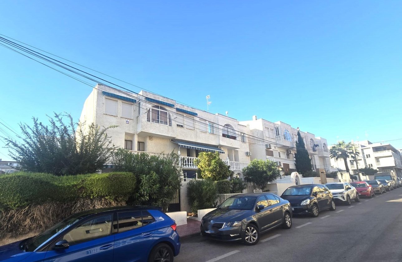 Resale - Dúplex -
Torrevieja - Habaneras