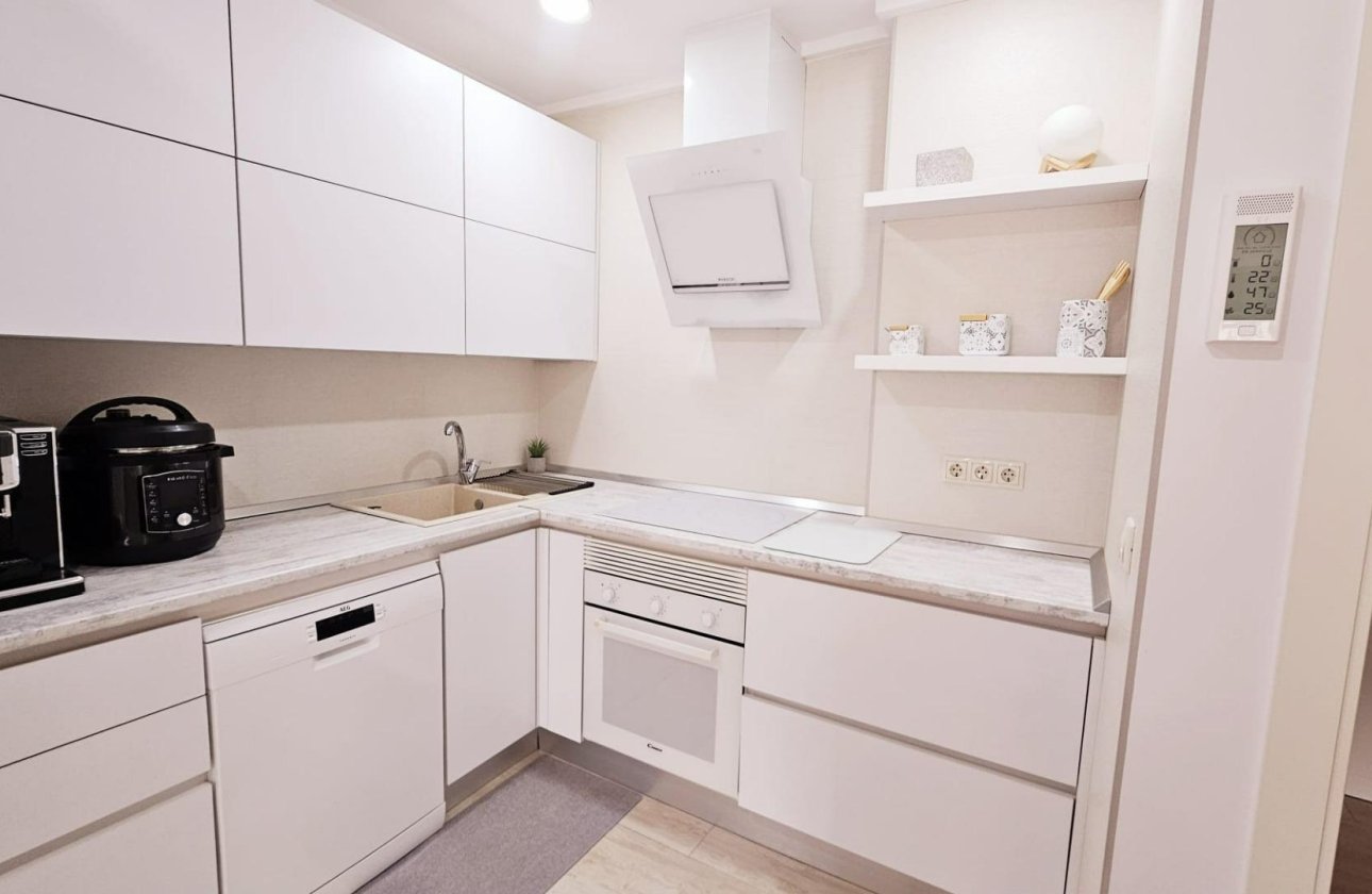 Resale - Dúplex -
Torrevieja - La Siesta