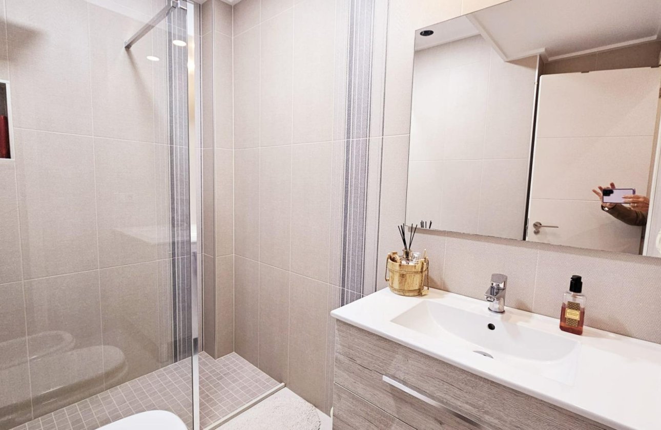 Resale - Dúplex -
Torrevieja - La Siesta