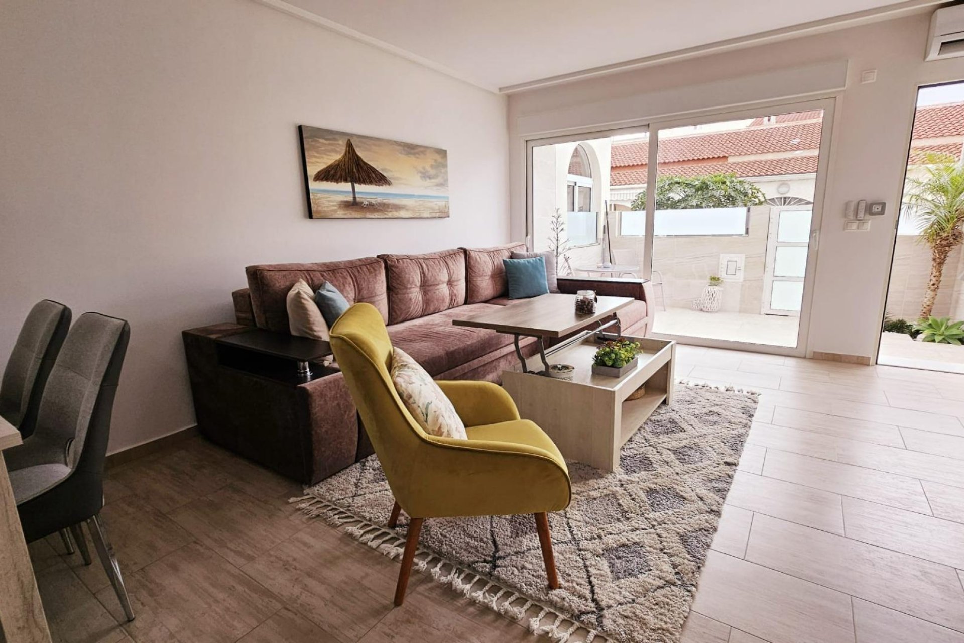 Resale - Dúplex -
Torrevieja - La Siesta