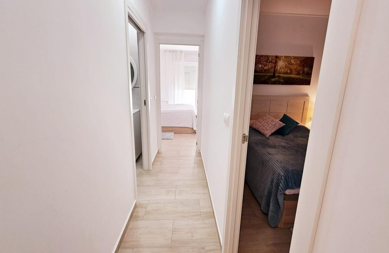 Resale - Dúplex -
Torrevieja - La Siesta