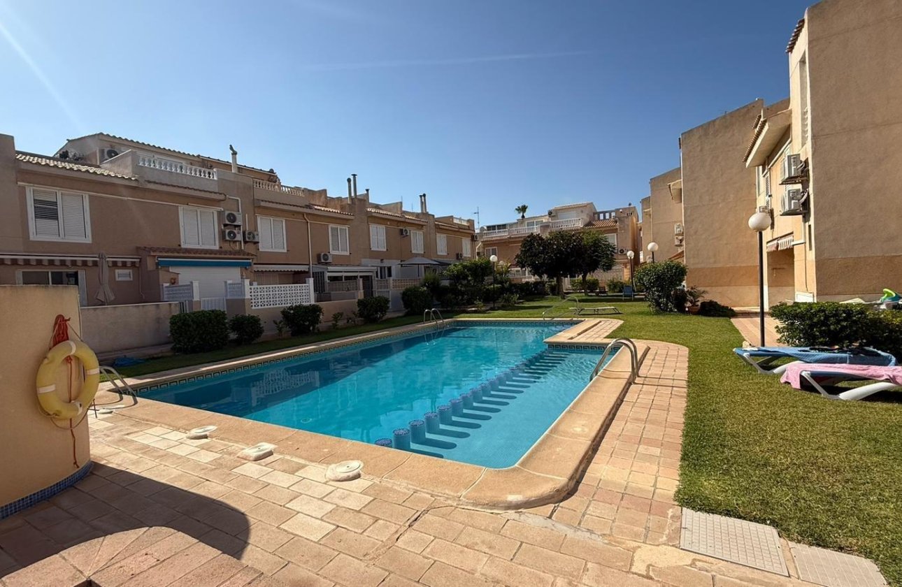 Resale - Dúplex -
Torrevieja - Los Frutales