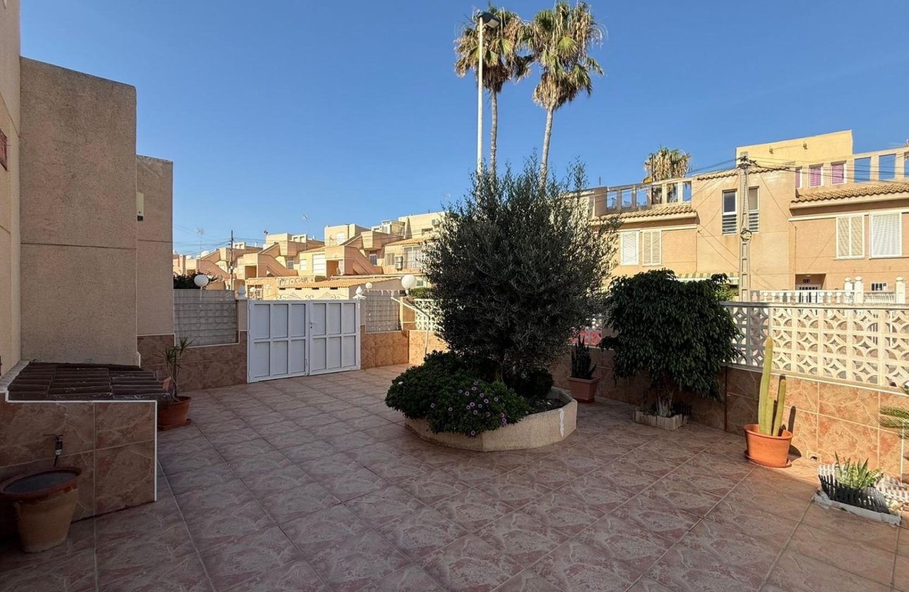 Resale - Dúplex -
Torrevieja - Los Frutales