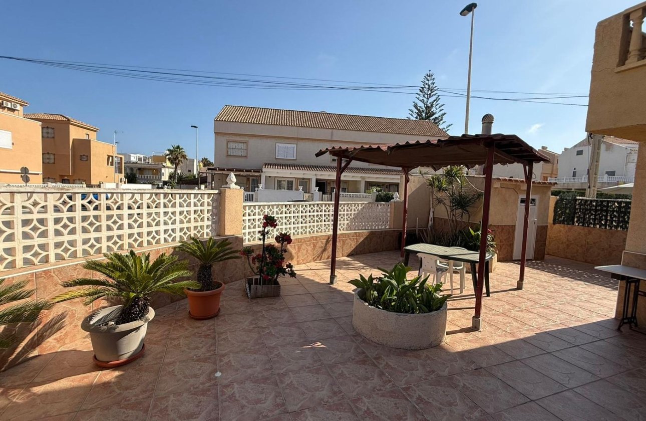 Resale - Dúplex -
Torrevieja - Los Frutales